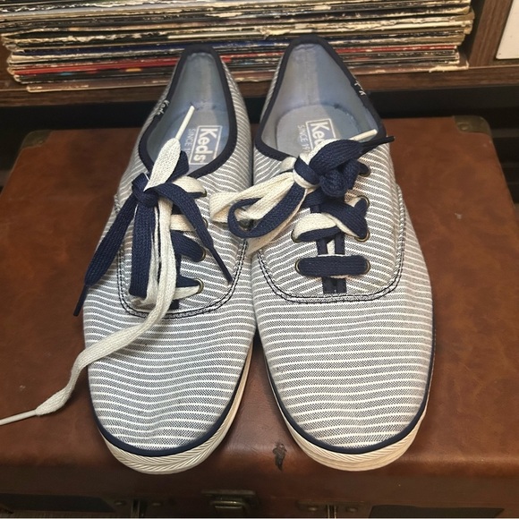 Keds Champion Blue & White Striped Canvas Sneakers - Size 8 - Picture 4 of 9